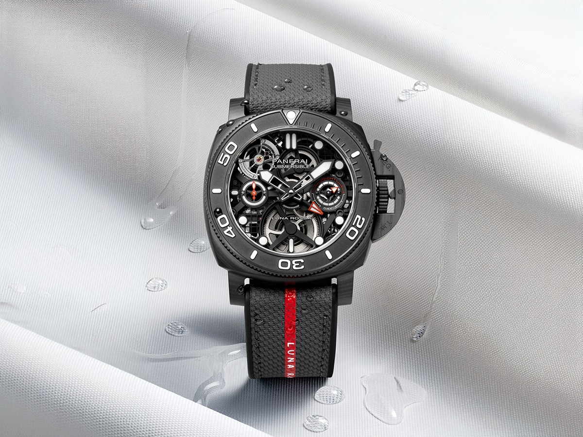 1 submersible luna rossa tourbillon gmt carbotech experience edition