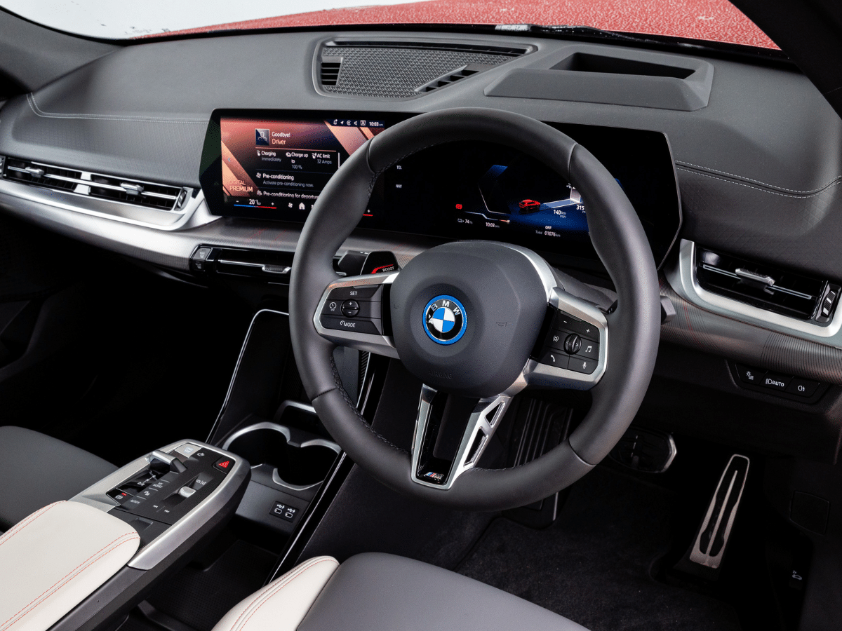 BMW iX2 Cockpit