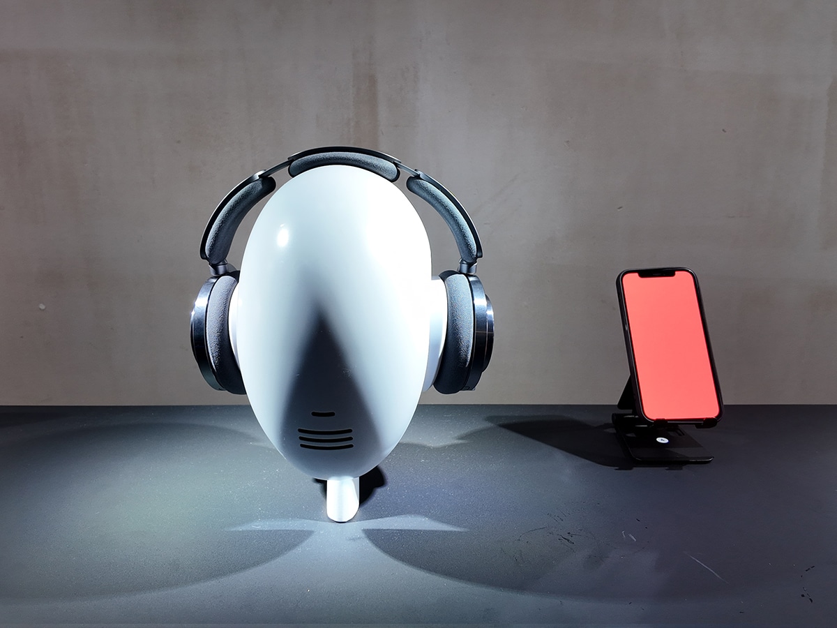 Dyson OnTrac over-ear headphones | Image: Man of Many