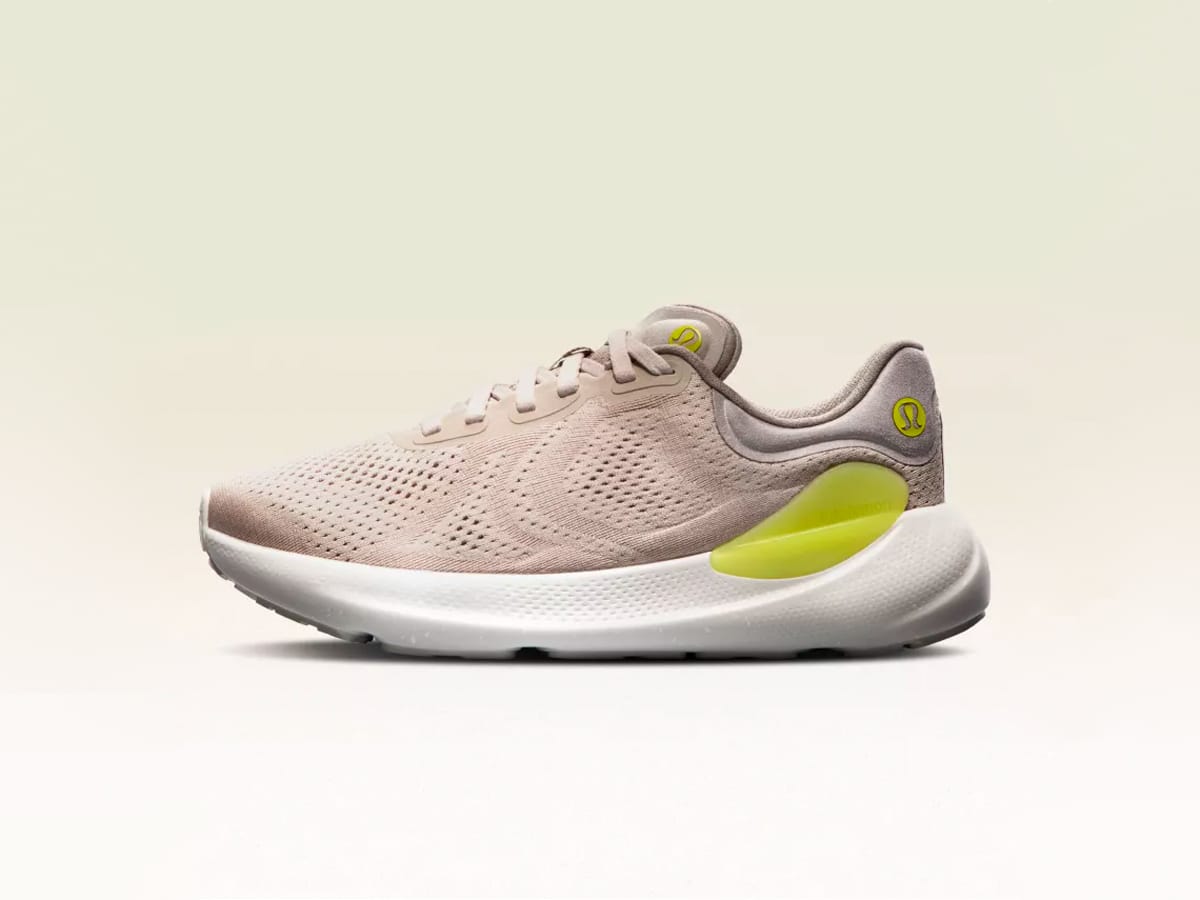 Lululemon beyondfeel running shoe