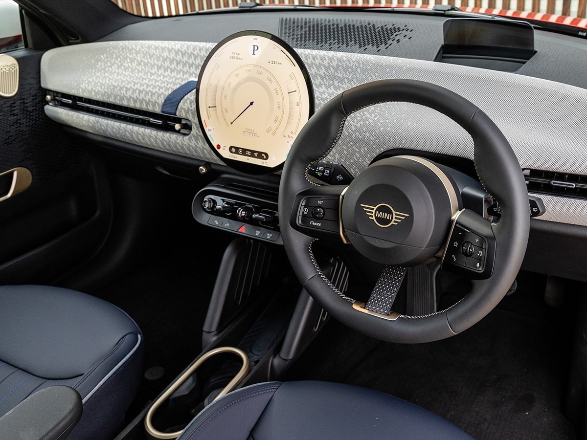 Mini cooper se interior 1