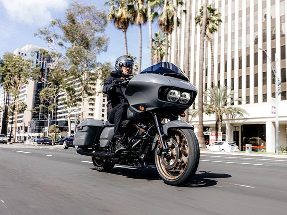 Harley davidson road glide st review 2