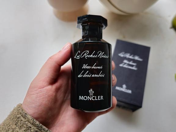 Les roches noires by moncler