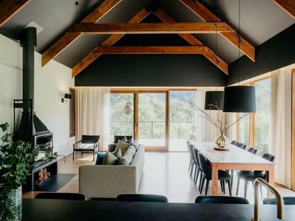 Pebblebank on Morses, Wandiligong, VIC | Image: Airbnb