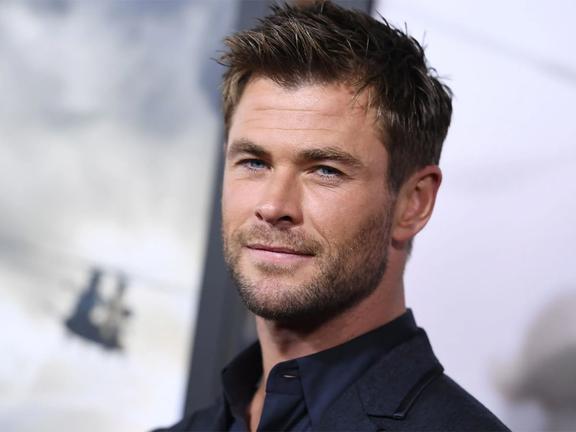 Chris Hemsworth close up