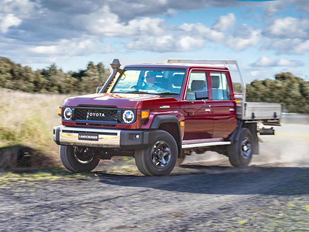 Facelifted toyota landcruiser 70 on dirt