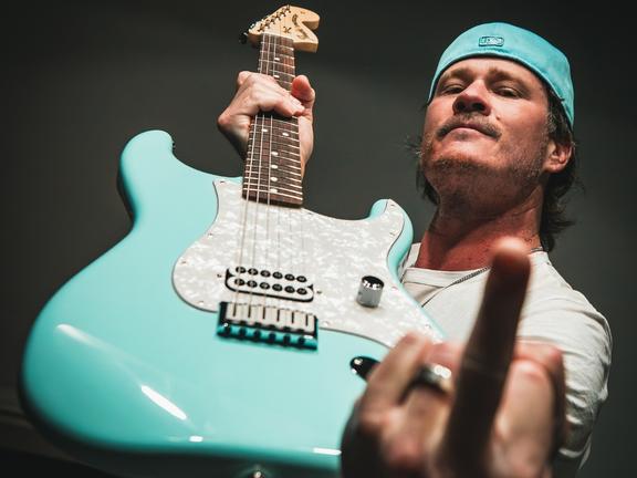 Limited edition tom delonge fender stratocaster 1