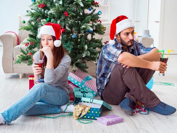 'scrooging' the christmas dating trend terrifying couples