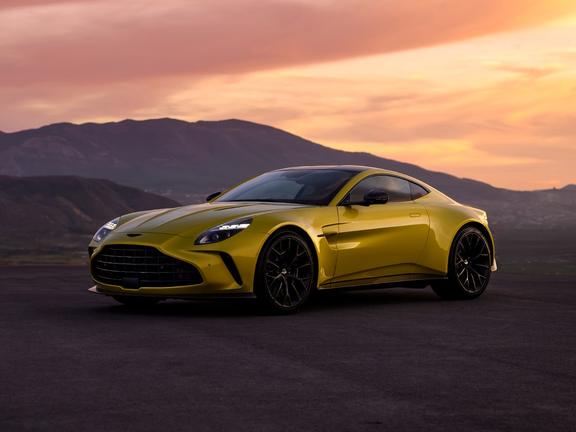 2025 aston martin vantage front end