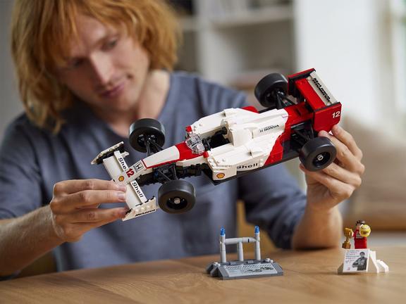 Lego mclaren mp4 4 ayrton senna in hand