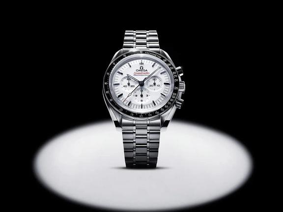 OMEGA Speedmaster Moonwatch with Lacquered White Dial ref.310.30.42.50.04.001 | Image: OMEGA