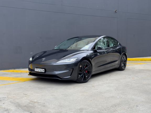 2024 tesla model 3 performance review